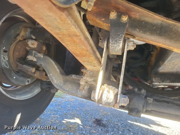 image for item DO4772 2000 Chevrolet C7500 utility / service truck