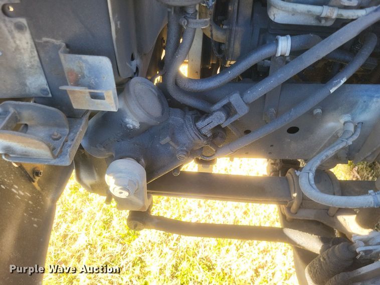 image for item DO4772 2000 Chevrolet C7500 utility / service truck