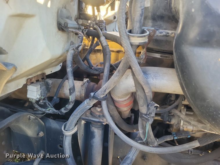 image for item DO4772 2000 Chevrolet C7500 utility / service truck