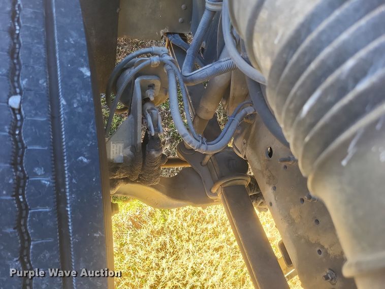 image for item DO4772 2000 Chevrolet C7500 utility / service truck