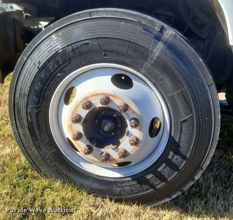 image for item DO4772 2000 Chevrolet C7500 utility / service truck