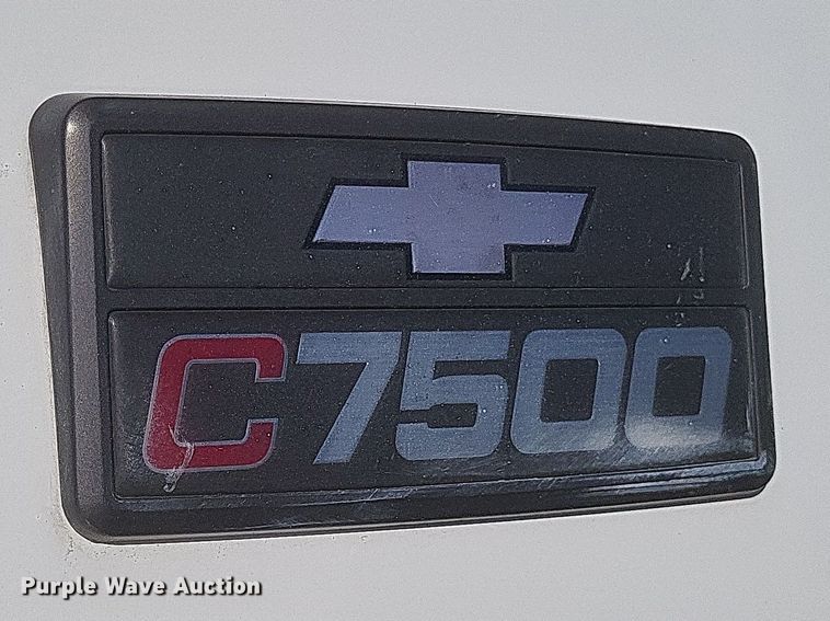 image for item DO4772 2000 Chevrolet C7500 utility / service truck