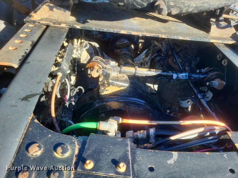 image for item DO4773 2016 Mack CXU613  semi truck