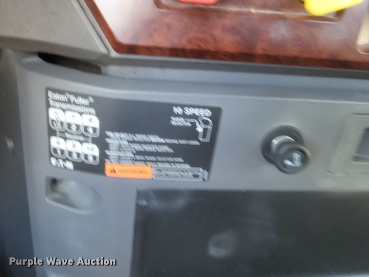 image for item DO4773 2016 Mack CXU613  semi truck