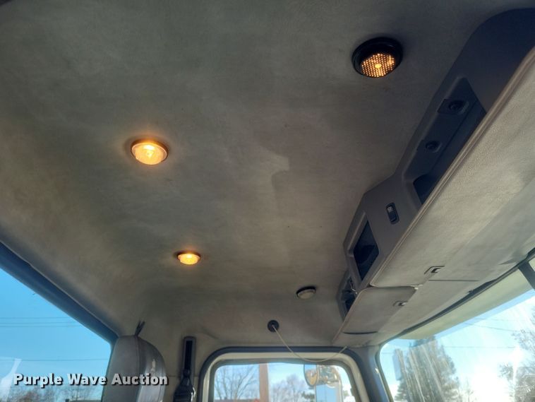 image for item DO4773 2016 Mack CXU613  semi truck