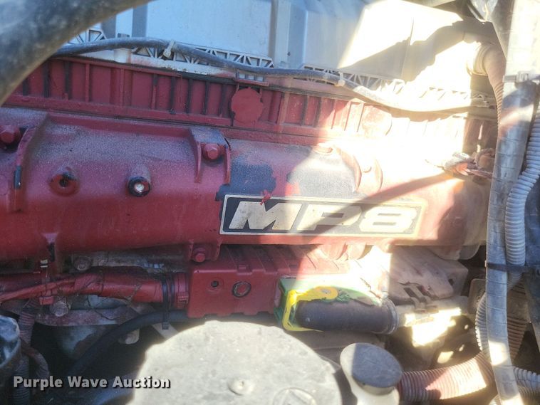 image for item DO4773 2016 Mack CXU613  semi truck