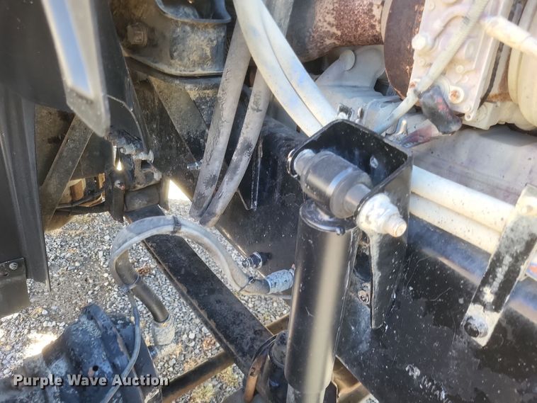 image for item DO4773 2016 Mack CXU613  semi truck