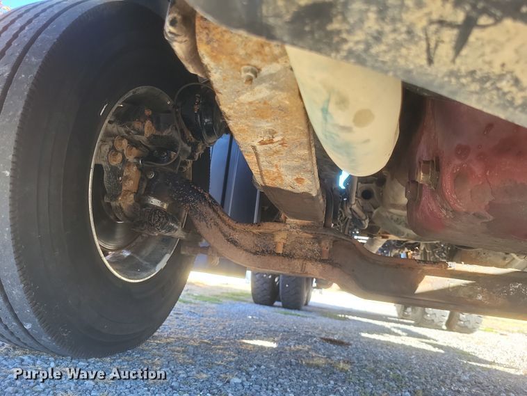 image for item DO4773 2016 Mack CXU613  semi truck