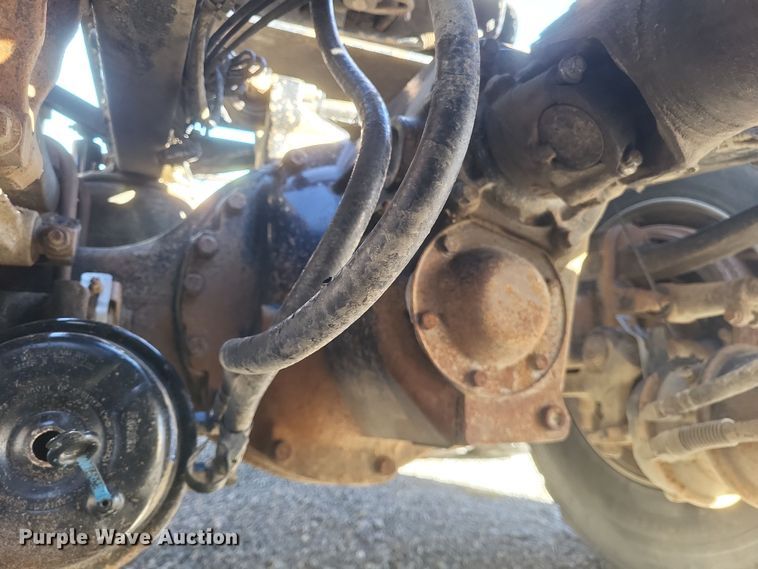 image for item DO4773 2016 Mack CXU613  semi truck