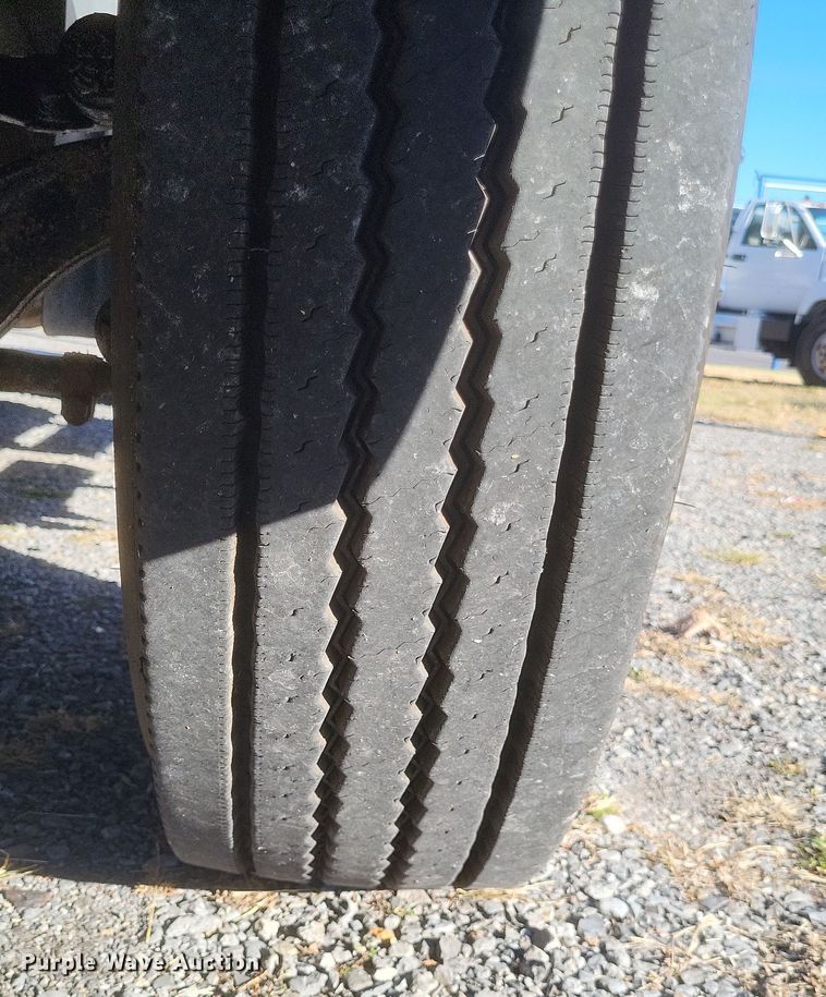 image for item DO4773 2016 Mack CXU613  semi truck