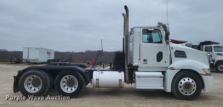 image for item DO4778 2016 Western Star 5700XE  semi truck
