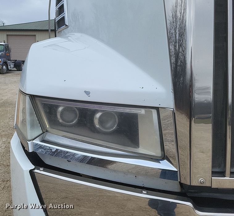 image for item DO4778 2016 Western Star 5700XE  semi truck