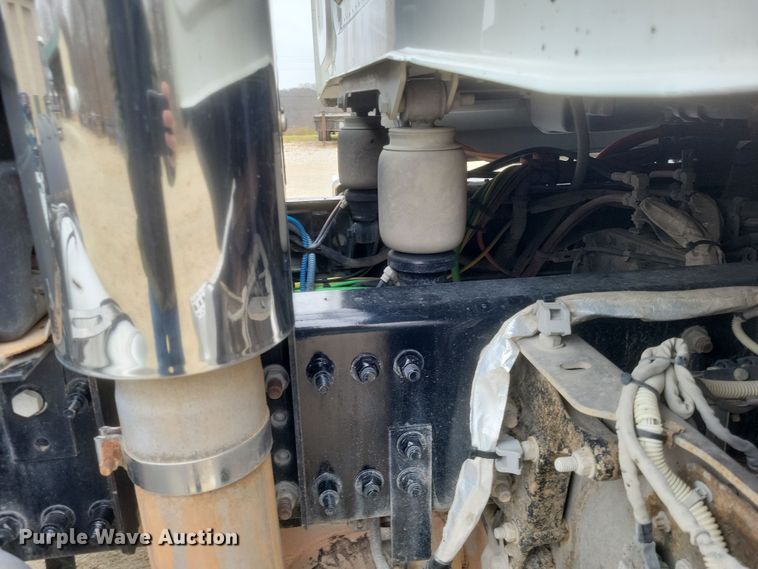 image for item DO4778 2016 Western Star 5700XE  semi truck