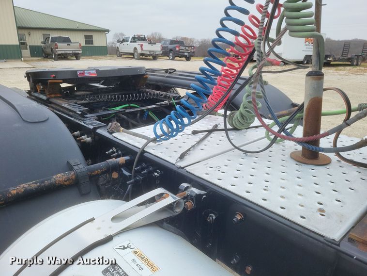 image for item DO4778 2016 Western Star 5700XE  semi truck