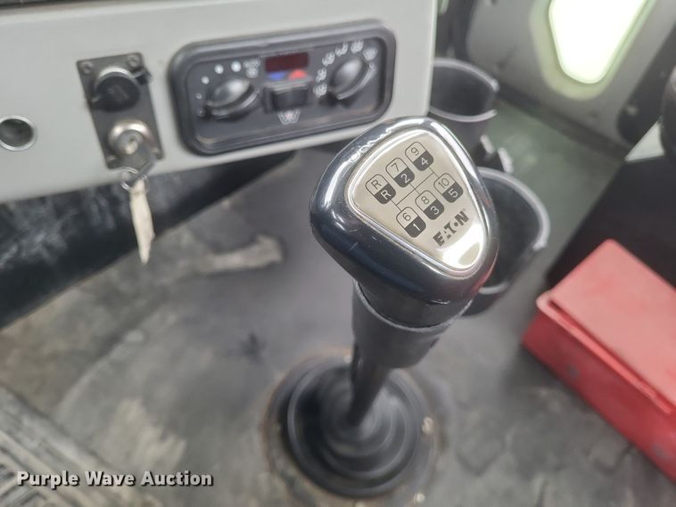 image for item DO4778 2016 Western Star 5700XE  semi truck