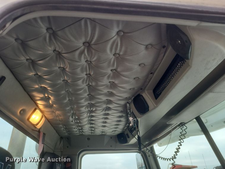 image for item DO4778 2016 Western Star 5700XE  semi truck