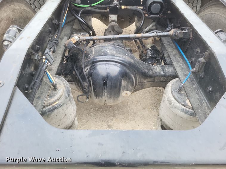 image for item DO4778 2016 Western Star 5700XE  semi truck