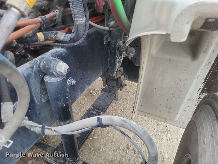 image for item DO4778 2016 Western Star 5700XE  semi truck