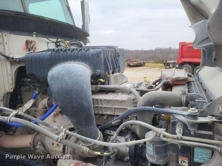 image for item DO4778 2016 Western Star 5700XE  semi truck