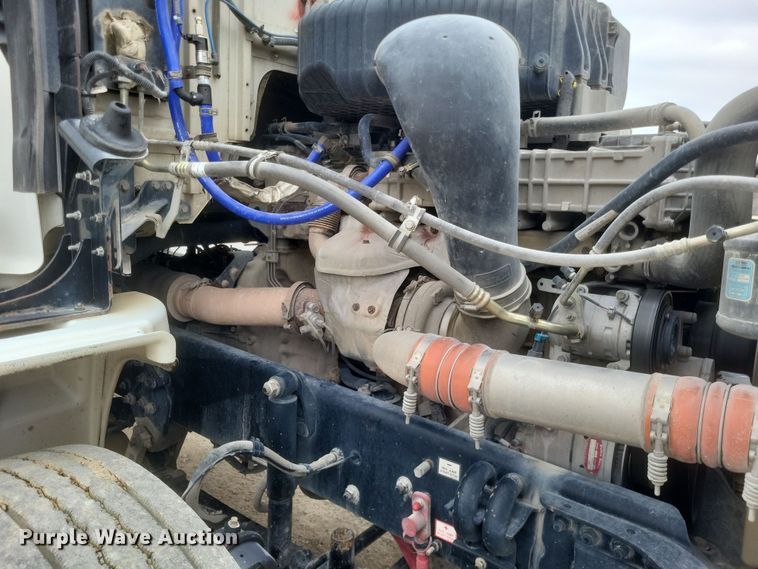 image for item DO4778 2016 Western Star 5700XE  semi truck