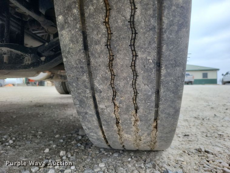 image for item DO4778 2016 Western Star 5700XE  semi truck