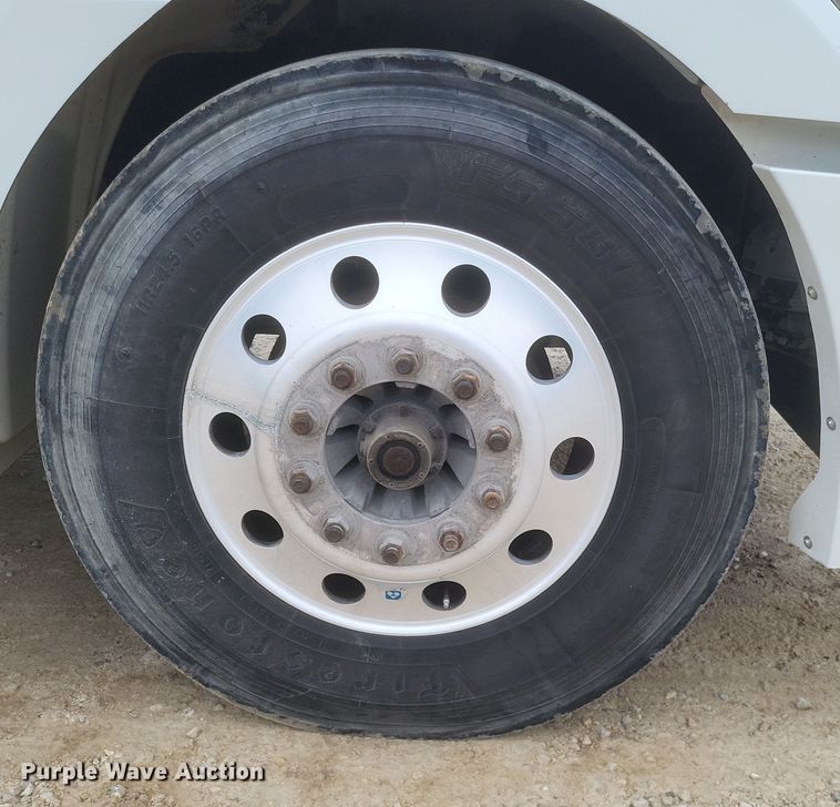 image for item DO4778 2016 Western Star 5700XE  semi truck