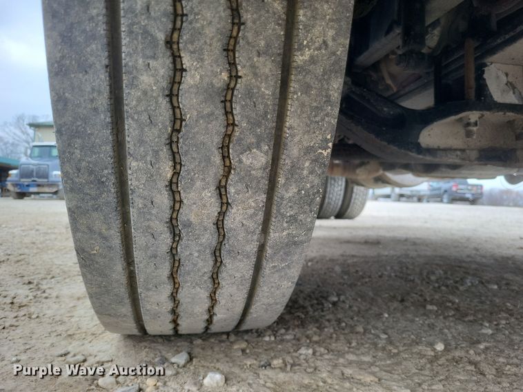 image for item DO4778 2016 Western Star 5700XE  semi truck