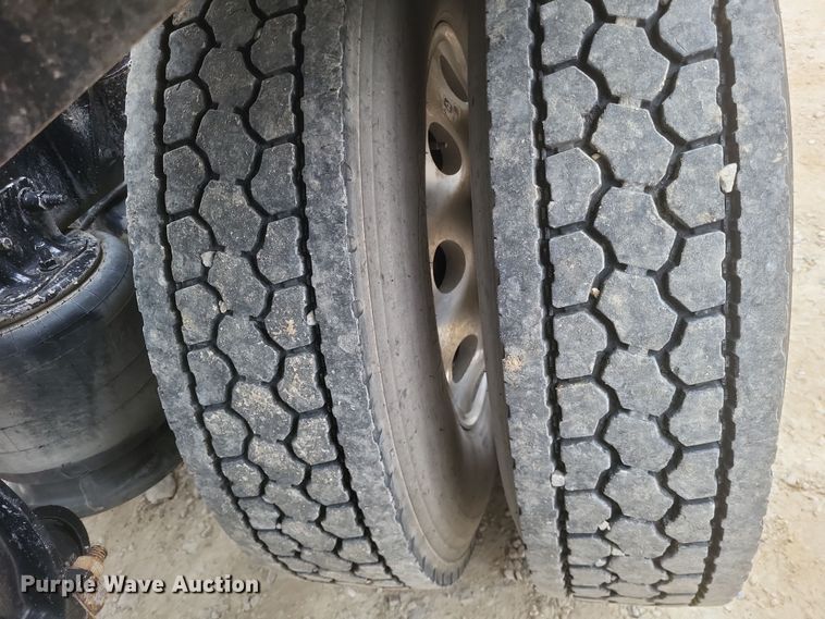 image for item DO4778 2016 Western Star 5700XE  semi truck