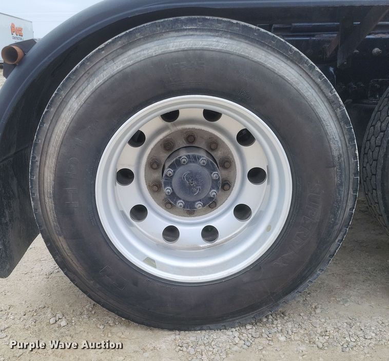 image for item DO4778 2016 Western Star 5700XE  semi truck