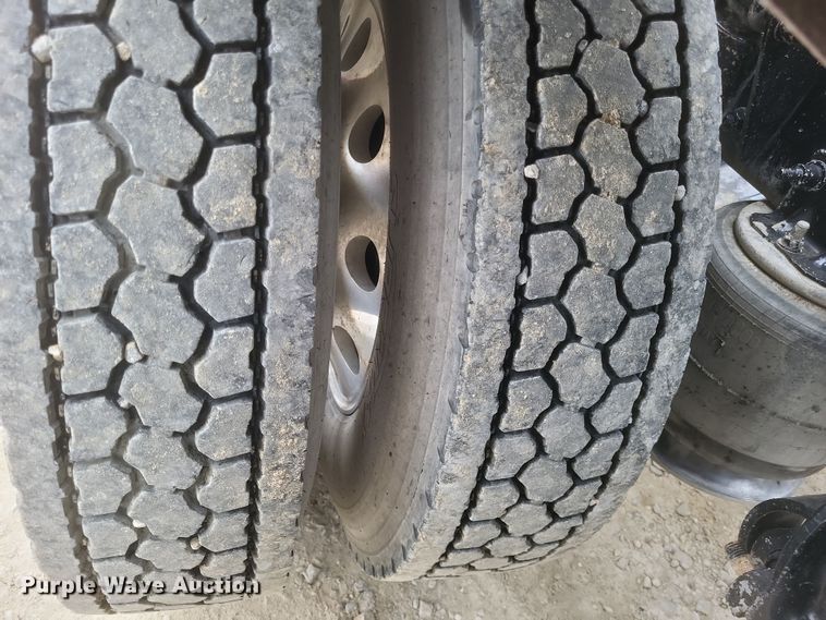 image for item DO4778 2016 Western Star 5700XE  semi truck