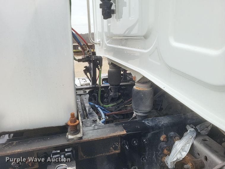 image for item DO4780 2016 Western Star 5700XE  semi truck