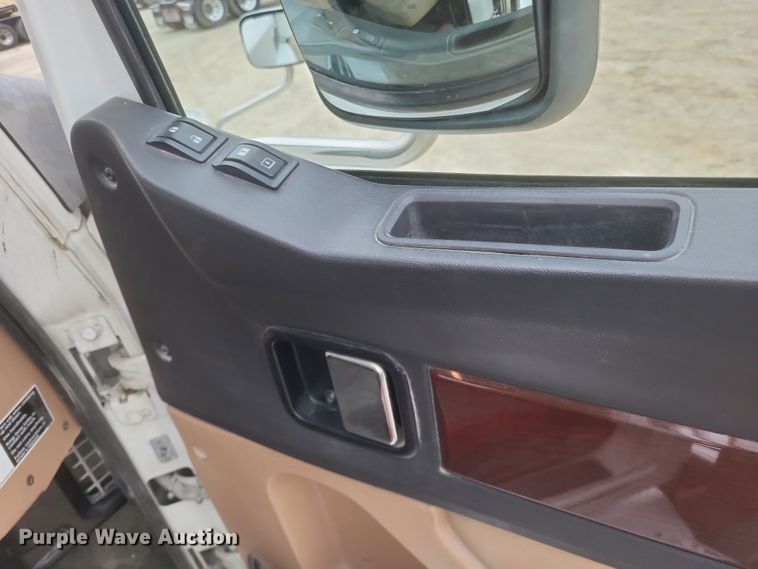 image for item DO4780 2016 Western Star 5700XE  semi truck