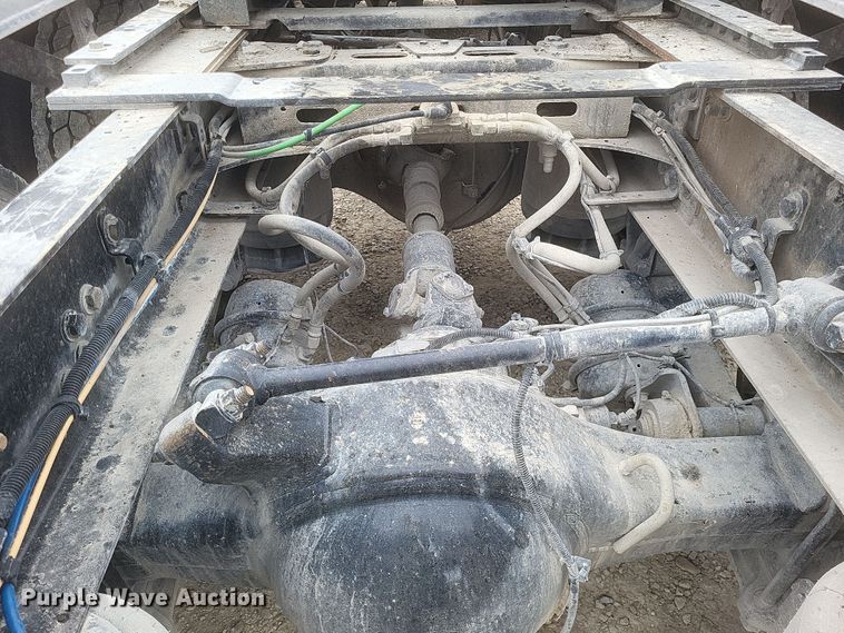 image for item DO4780 2016 Western Star 5700XE  semi truck