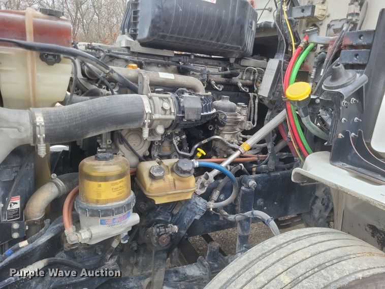 image for item DO4780 2016 Western Star 5700XE  semi truck