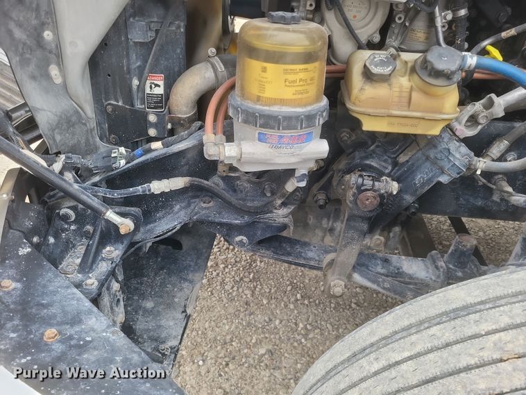 image for item DO4780 2016 Western Star 5700XE  semi truck