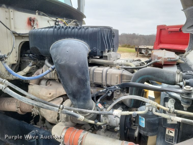 image for item DO4780 2016 Western Star 5700XE  semi truck