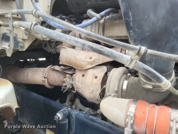 image for item DO4780 2016 Western Star 5700XE  semi truck