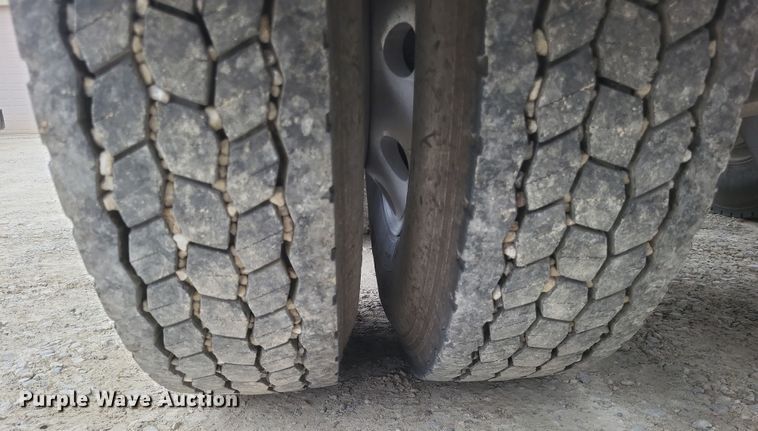 image for item DO4780 2016 Western Star 5700XE  semi truck