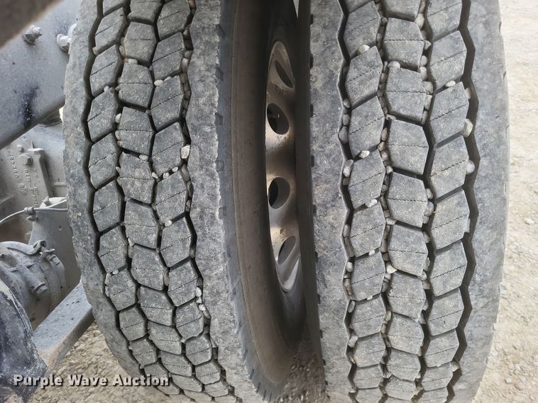 image for item DO4780 2016 Western Star 5700XE  semi truck