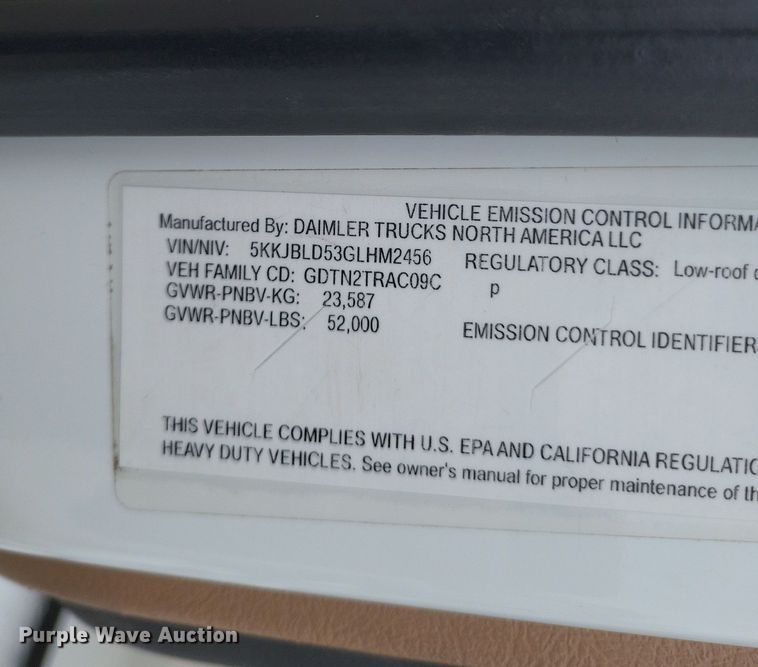 image for item DO4780 2016 Western Star 5700XE  semi truck