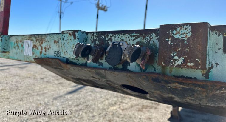 image for item DO5196 2000 Lufkin EXT 48/80  flatbed trailer