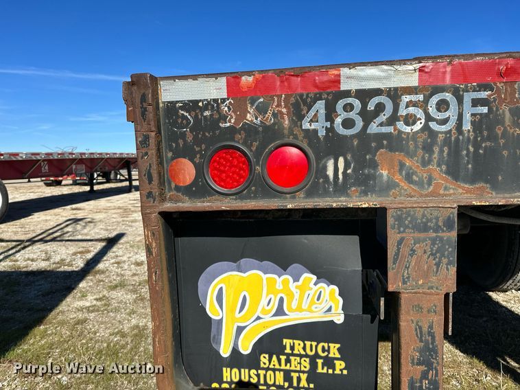 image for item DO5196 2000 Lufkin EXT 48/80  flatbed trailer