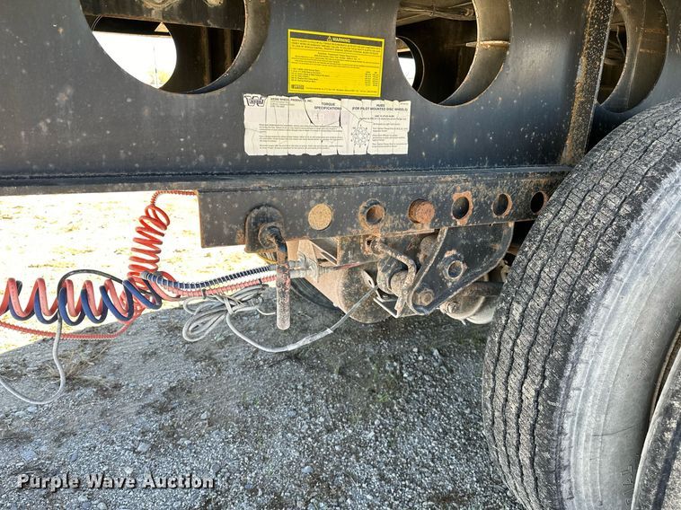 image for item DO5196 2000 Lufkin EXT 48/80  flatbed trailer