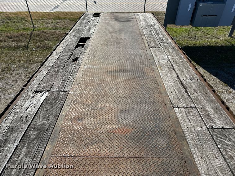 image for item DO5196 2000 Lufkin EXT 48/80  flatbed trailer