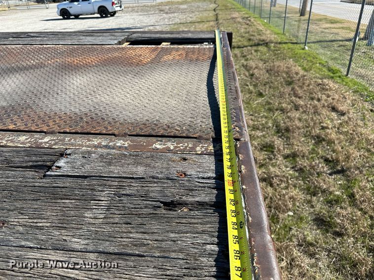 image for item DO5196 2000 Lufkin EXT 48/80  flatbed trailer