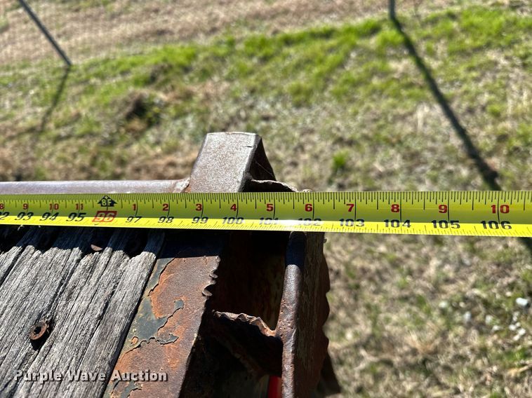 image for item DO5196 2000 Lufkin EXT 48/80  flatbed trailer