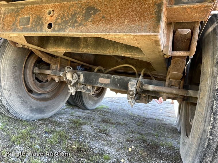image for item DO5196 2000 Lufkin EXT 48/80  flatbed trailer