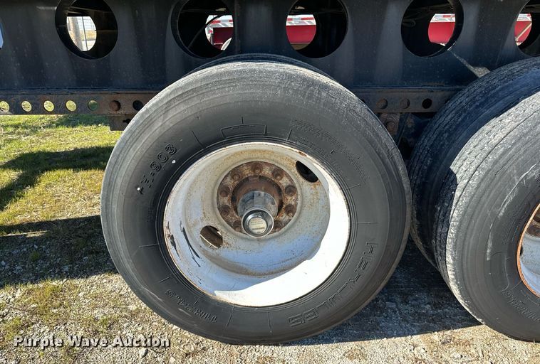 image for item DO5196 2000 Lufkin EXT 48/80  flatbed trailer