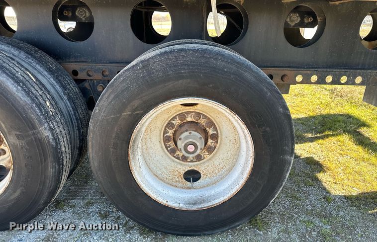 image for item DO5196 2000 Lufkin EXT 48/80  flatbed trailer
