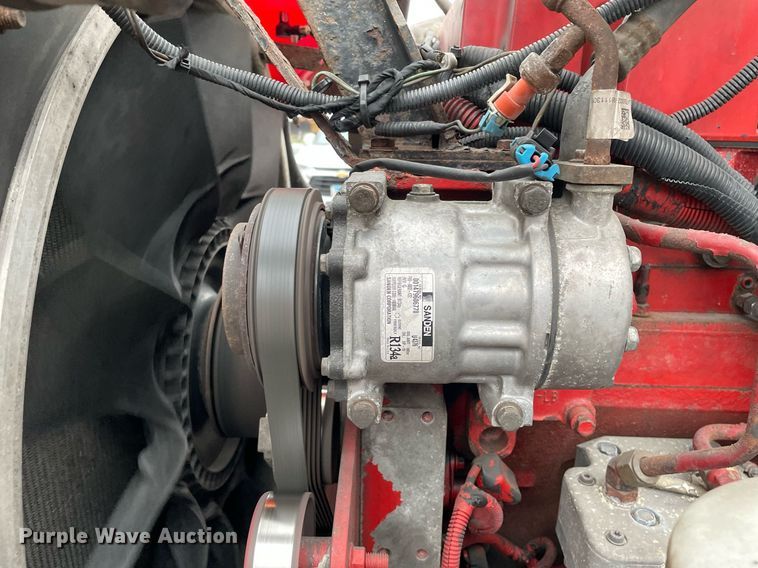 image for item DP0268 2009 Peterbilt 384  semi truck